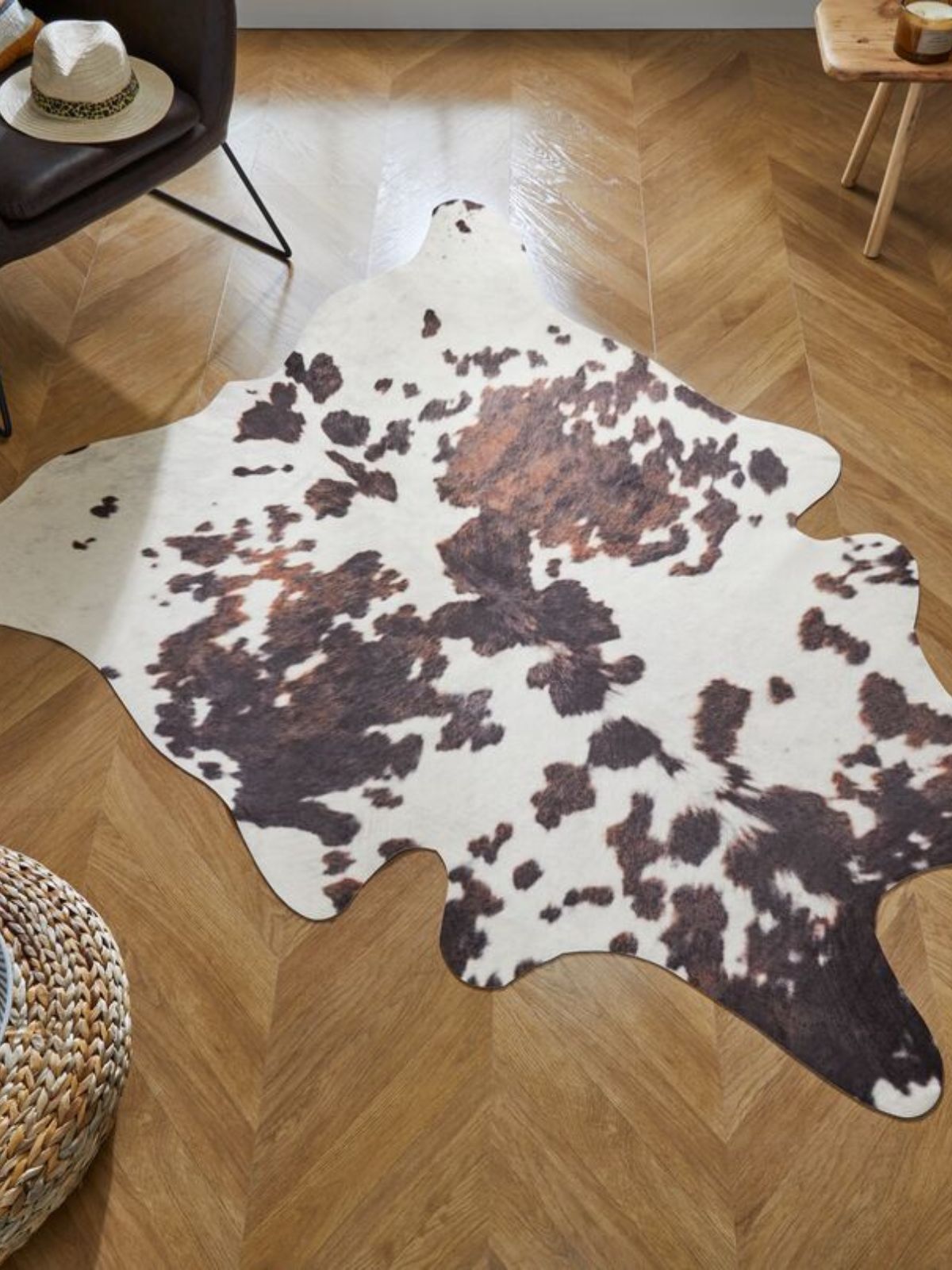 Tappeto animale Cow Print in poliestere, colore bianco e nero 155x195 cm.-2