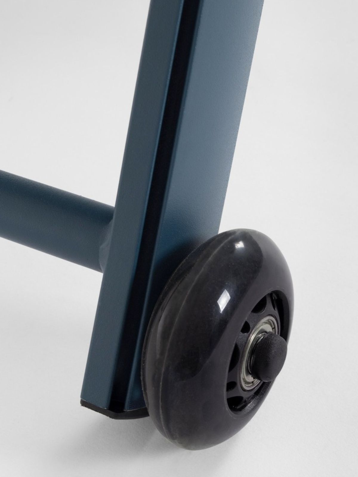 Lettino da esterno con ruote Taylor in alluminio, colore blu-3