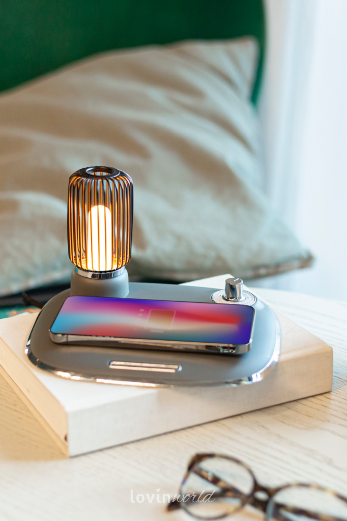 Le lampade e i mobili con ricarica wireless per il tuo smartphone